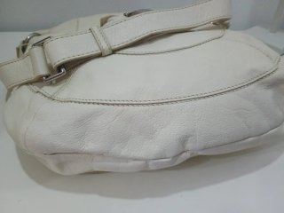 Bolso de cuero Guy Laroche blanco,grande.