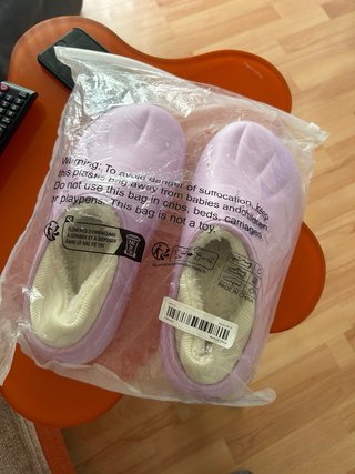 Zapatillas de estar por casa moradas