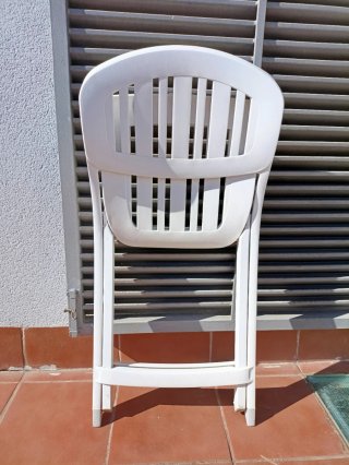3 sillas de exterior plegables de plástico blanco