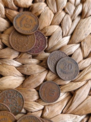Lote 36 monete RARE Angola e Mozambico