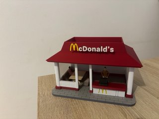 Miniatura Restaurante McDonald's Escala 1:32