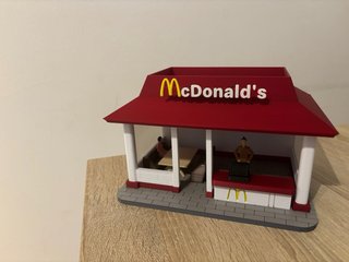 Miniatura Restaurante McDonald's Escala 1:32