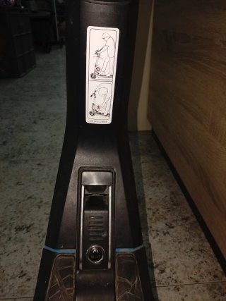 Patinete eléctrico negro