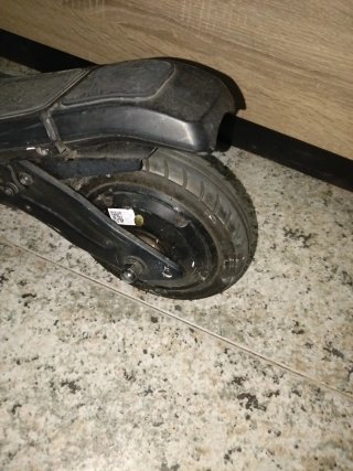 Patinete eléctrico negro