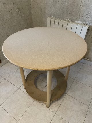 Mesa redonda madera cristal y brasero
