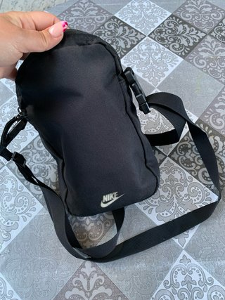 Riñonera negra Nike