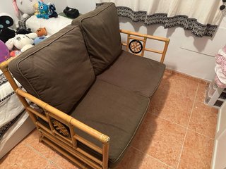 Sofá de mimbre y bambú