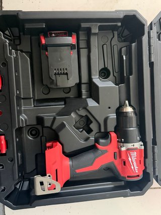 Taladro Milwaukee Maletín Batería