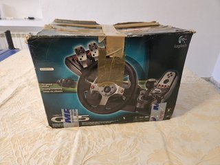 Volante Logitech G25 con pedales y cambio