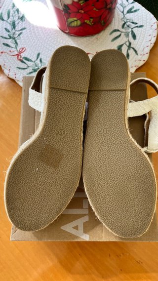 Sandalias de cuña ALDO blancas talla 38