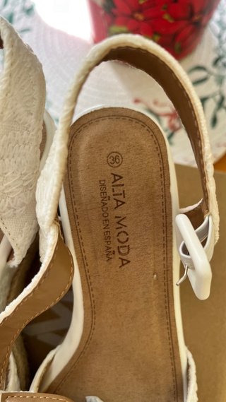 Sandalias de cuña ALDO blancas talla 38