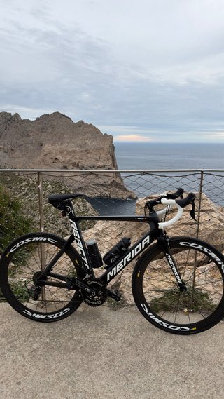 Bicicleta de carretera Merida carbono