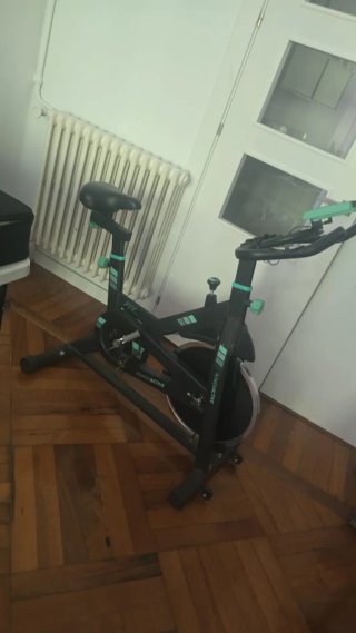 Bicicleta Estática Verde y Negra