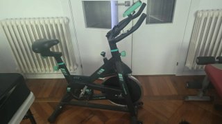 Bicicleta Estática Verde y Negra