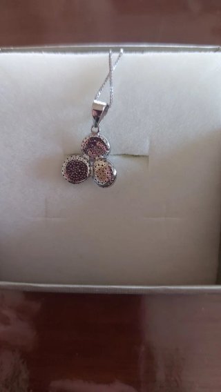 Collana con ciondolo a tre cerchi