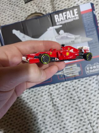 Lotto modellini caccia B-2 ferrari lotus