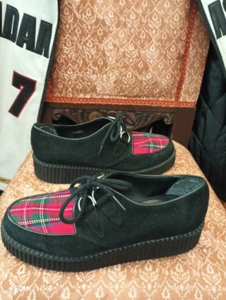 Zapatos Mystify Negros y Rojos