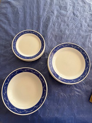Vajilla de porcelana azul y blanca