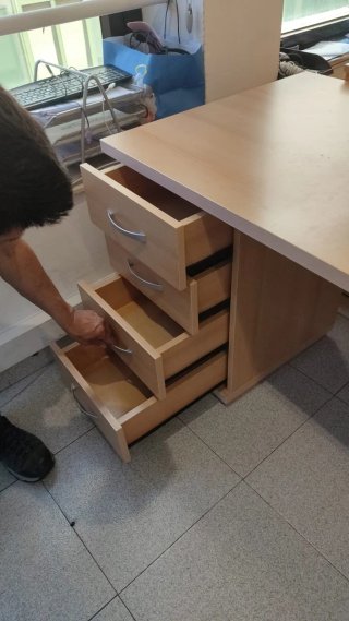 Escritorio de oficina madera y metal