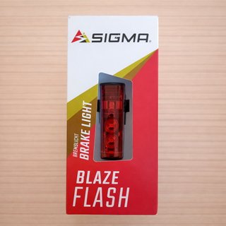 SIGMA Blaze Flash Farolim Traseiro Automático