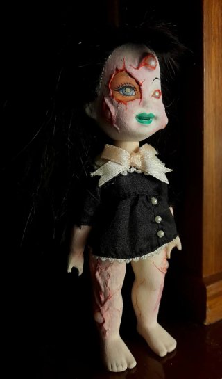 Bambola Horror Dolly Blood