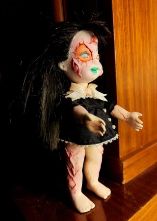 Bambola Horror Dolly Blood