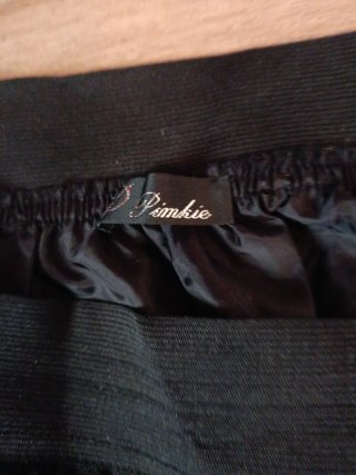 Falda de tul negra talla única es como la talla m