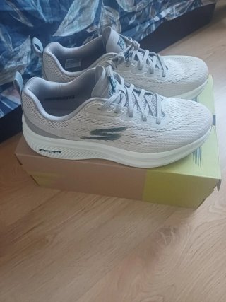 Zapatillas Skechers GOrun beige/gris