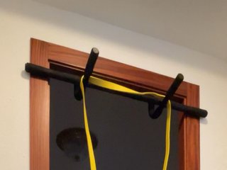 Barra dominadas musculación puerta