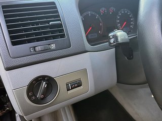VOLKSWAGEN  T5 California 2.5 TDI de 131 cv  2006