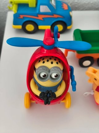 Lote Juguetes Coche Minion, Camión, Toad