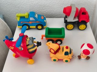 Lote Juguetes Coche Minion, Camión, Toad