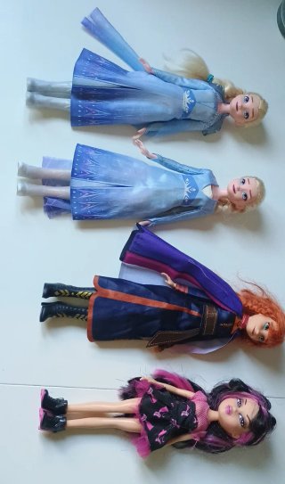 Set di bambole Frozen e Bratz