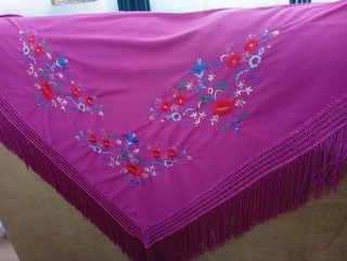 Mantón de gitana bordado