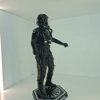 Hot Toys Piloto TIE First Order Star Wars