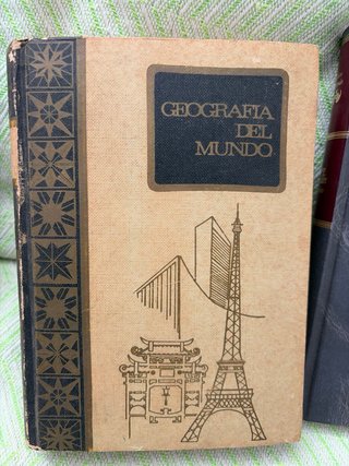 6 libros antiguos, Geografíadel mundo, biblioteca