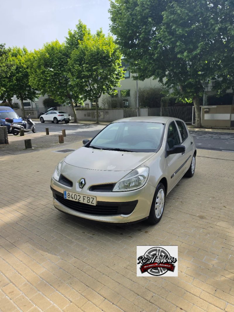 Renault Clio 2006 - foto 1
