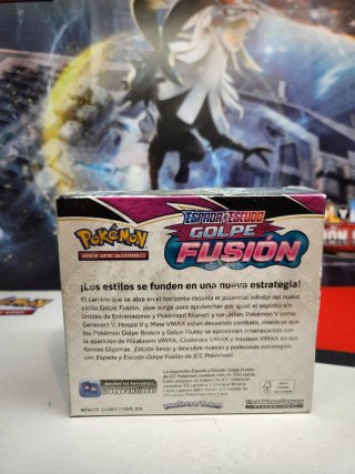 Fusion strike booster box en Español