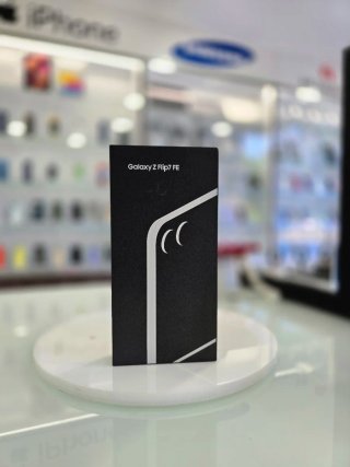 Samsung Galaxy Z Flip7 FE Caja