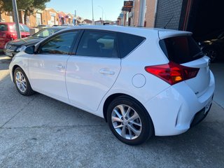 POCOS KMS!!!! TOYOTA AURIS 120D