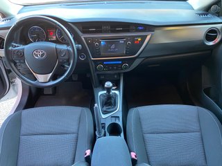 POCOS KMS!!!! TOYOTA AURIS 120D