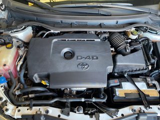 POCOS KMS!!!! TOYOTA AURIS 120D