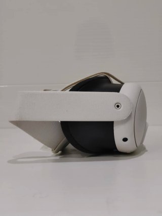 Meta Quest 3 128GB con controller e batterie