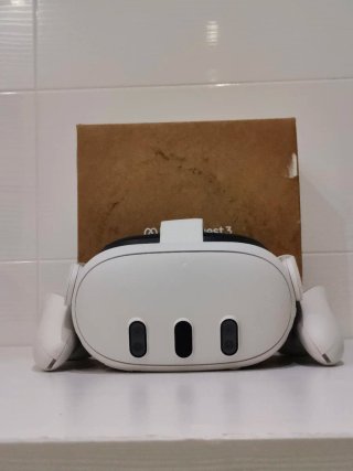 Meta Quest 3 128GB con controller e batterie