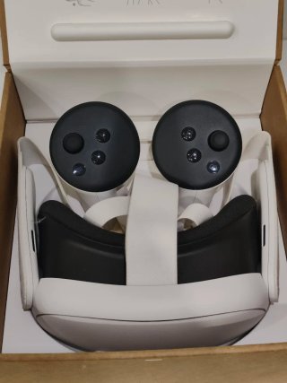 Meta Quest 3 128GB con controller e batterie