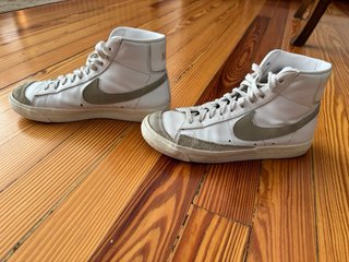 Nike Blazer Blancas y Beige Talla 38.5