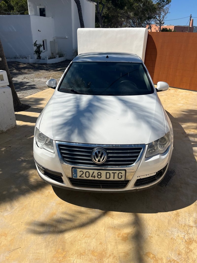 Volkswagen Passat 2006 - foto 1