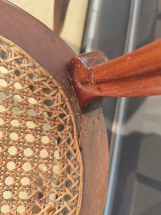 2 Sillas Isabelinas Madera Nogal y Ratán