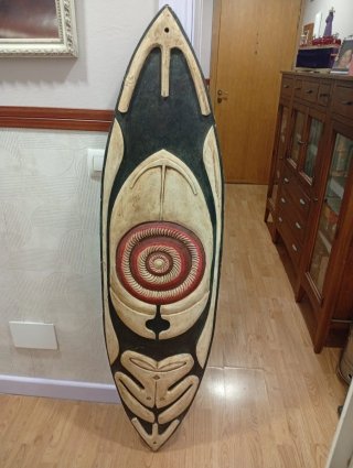 Escudo decorativo de madera