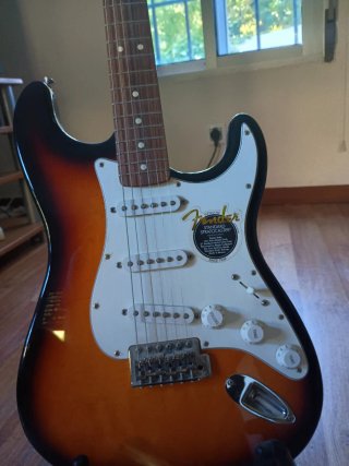 Guitarra Eléctrica Fender Sunburst